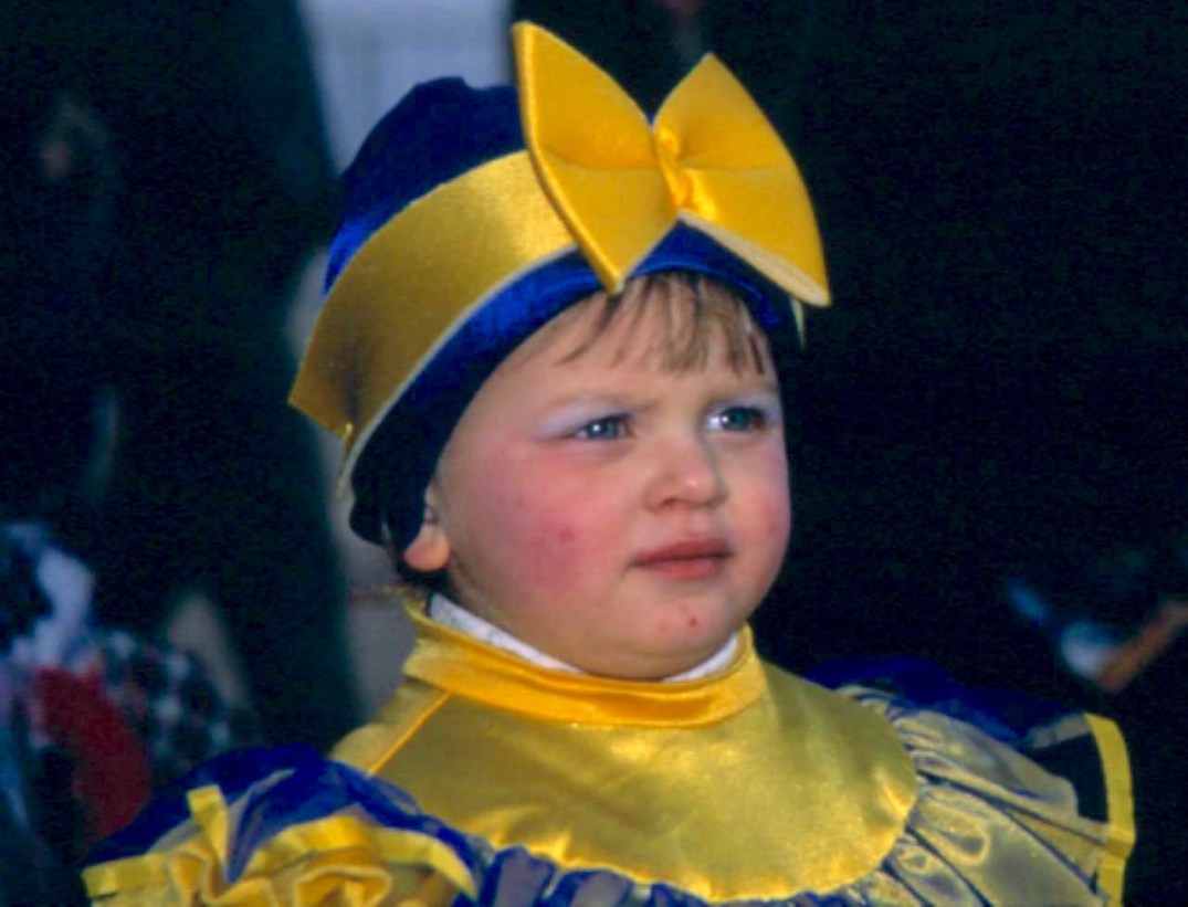 m032_retrato niño blue y amarillo