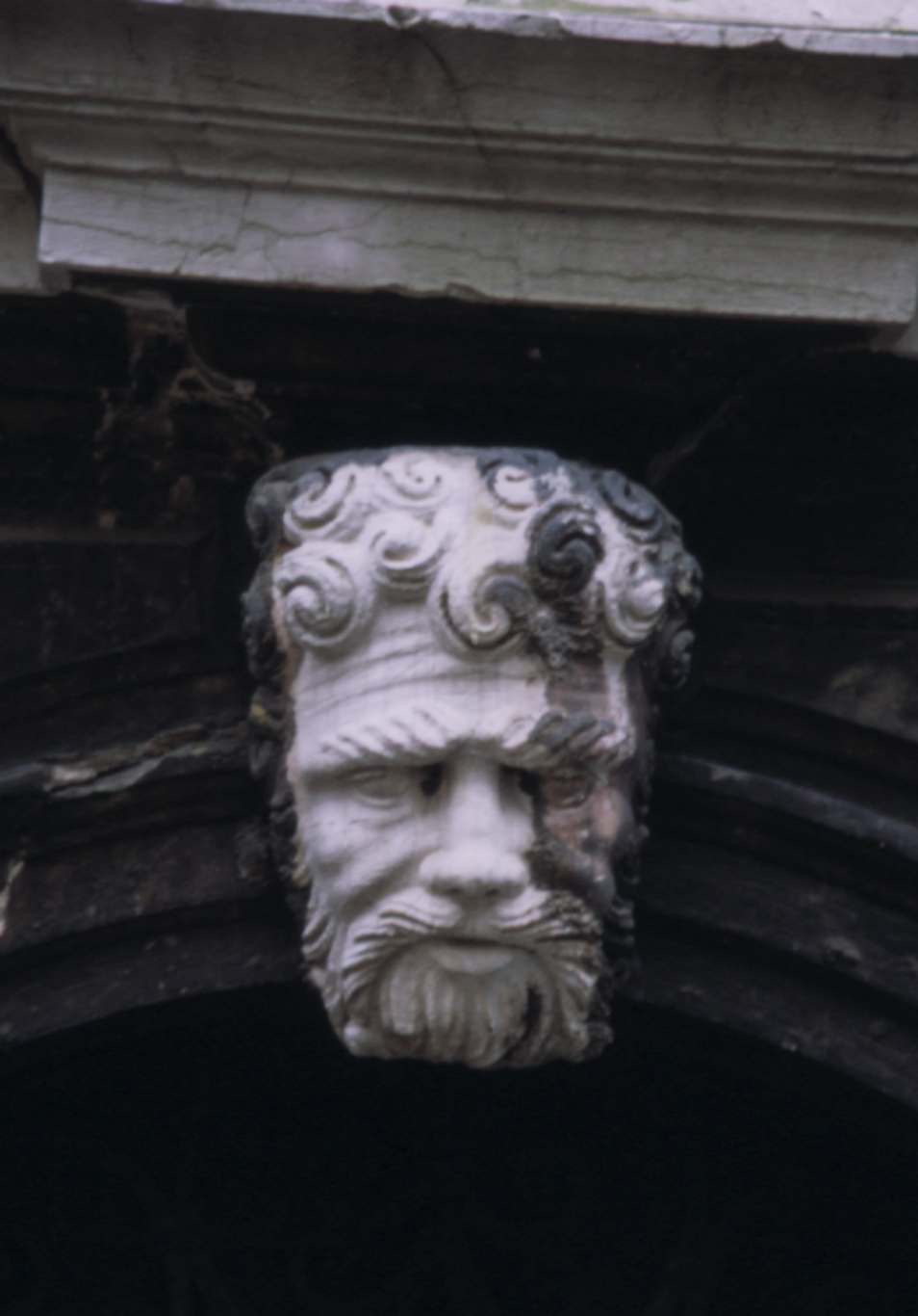 m120_mascarón bajo puente